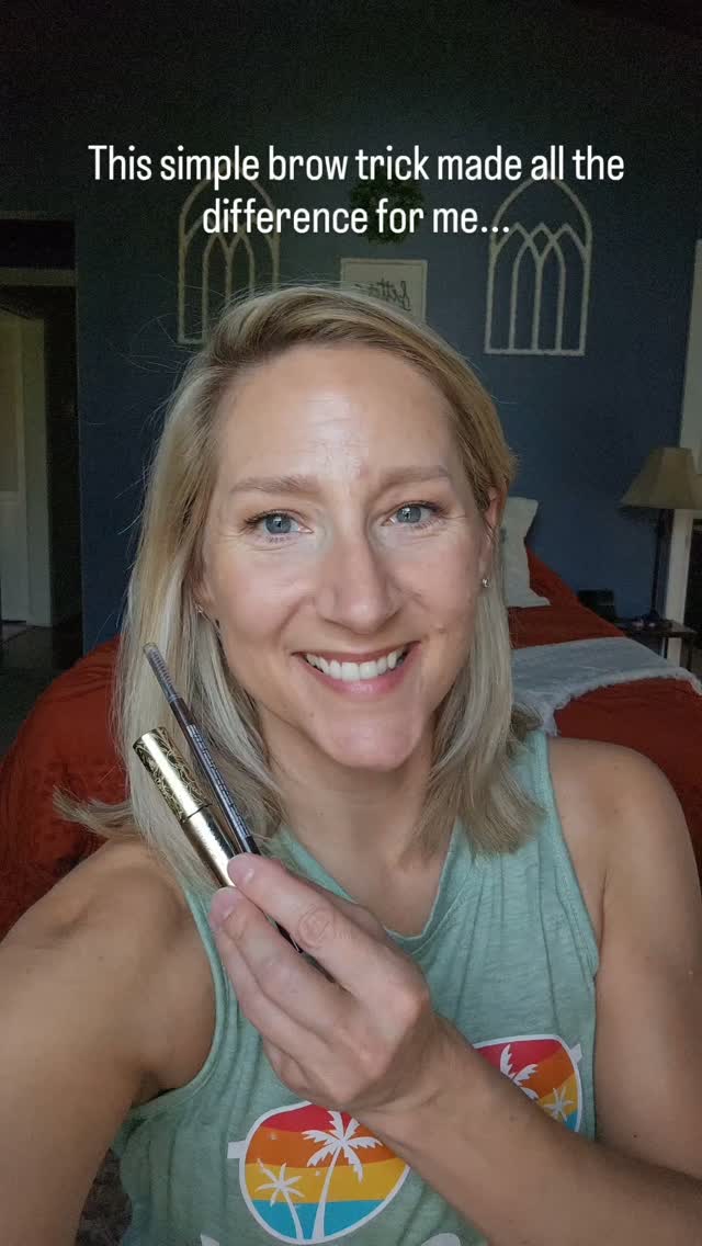 Here's a little trick I tried... I applied the Brow Gel FIRST and then went in with the Brow Defining Pencil.

The gel helped give my brows a little more shape, so it was easier to see where I wanted to add those tiny, hair-like strokes.

The result? Soft, natural-looking brows that stayed put all day.

✨ Waterproof & smudge resistant
✨ Hair-like precision
✨ Quick everyday routine
✨ Brow Gel helps brows look fuller with consistent use

I love makeup that makes me look a little more polished without looking like I'm wearing a lot of makeup, and this duo definitely does that!

Need help choosing your shade? Comment BROW or send me a message—I’d love to help! 🤎
#senegence #brows #Smudgeproof #cleanbeauty #cajunbellbeauty
